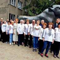 Підтримуючи національні традиції та обереги